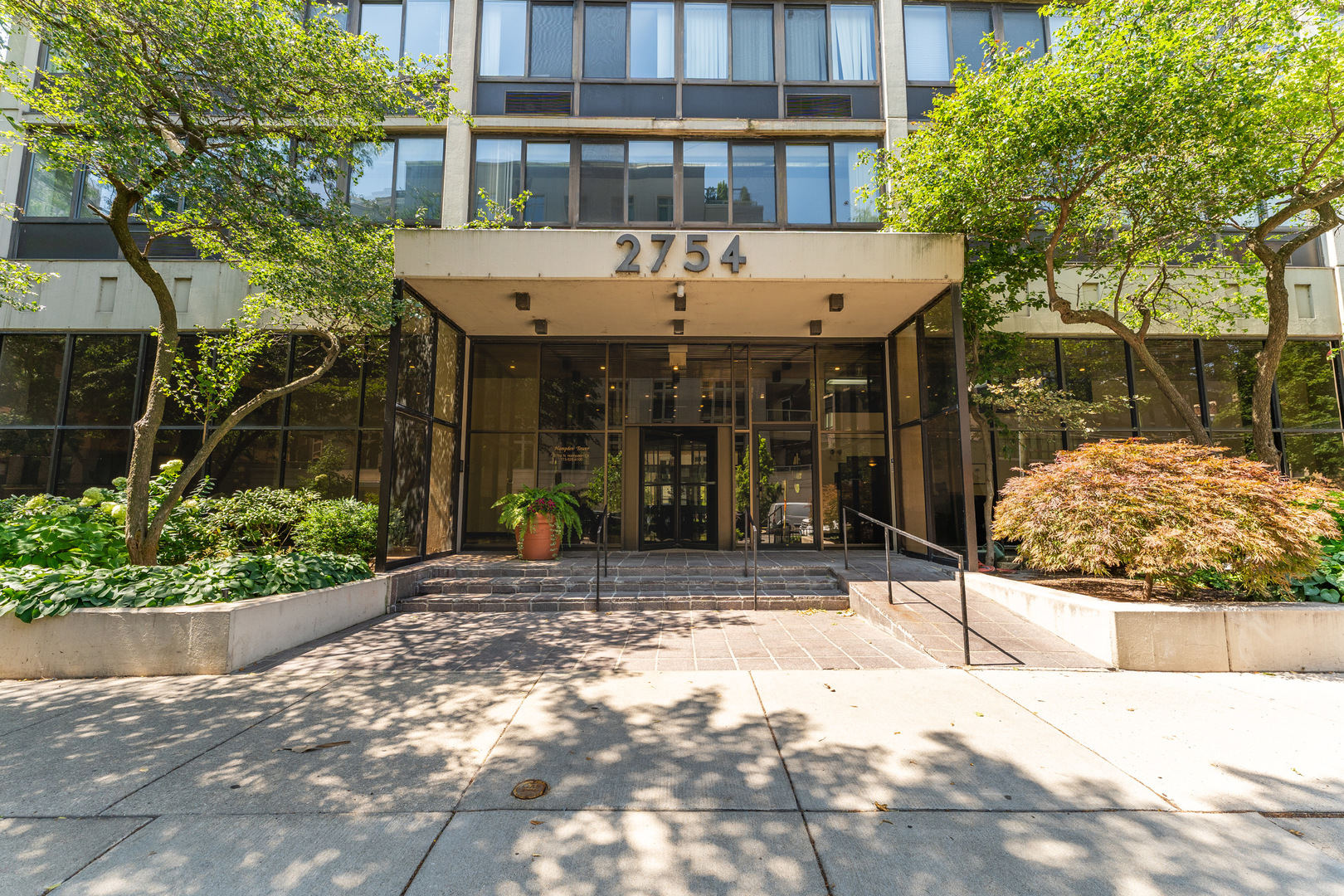Welcome to Hampden Tower. Experience refined city living at 2754 N Hampden Ct, Unit 1003, perfectly positioned in the heart of Lincoln Park. This elegant 1-bedroom, 1-bath residence showcases a spacious layout with a walk-in closet, in-unit washer and dryer, and the rare convenience of a deeded parking spot.  Recent updates include: New plumbing and electrical systems, brand-new carpeting, and a fresh coat of paint, ensuring a move-in ready home with modern comfort.  The exclusive building offers premier amenities, including a rooftop pool and lounge with panoramic skyline views, a fully equipped fitness center, a stylish party room, 24-hour front desk service, and additional laundry facilities.  Perfectly situated near the lakefront, vibrant dining, shopping, and all that Lincoln Park has to offer, this residence combines timeless comfort with elevated urban living and an unbeatable location. Don't miss out - this one won't last! Schedule your tour today.