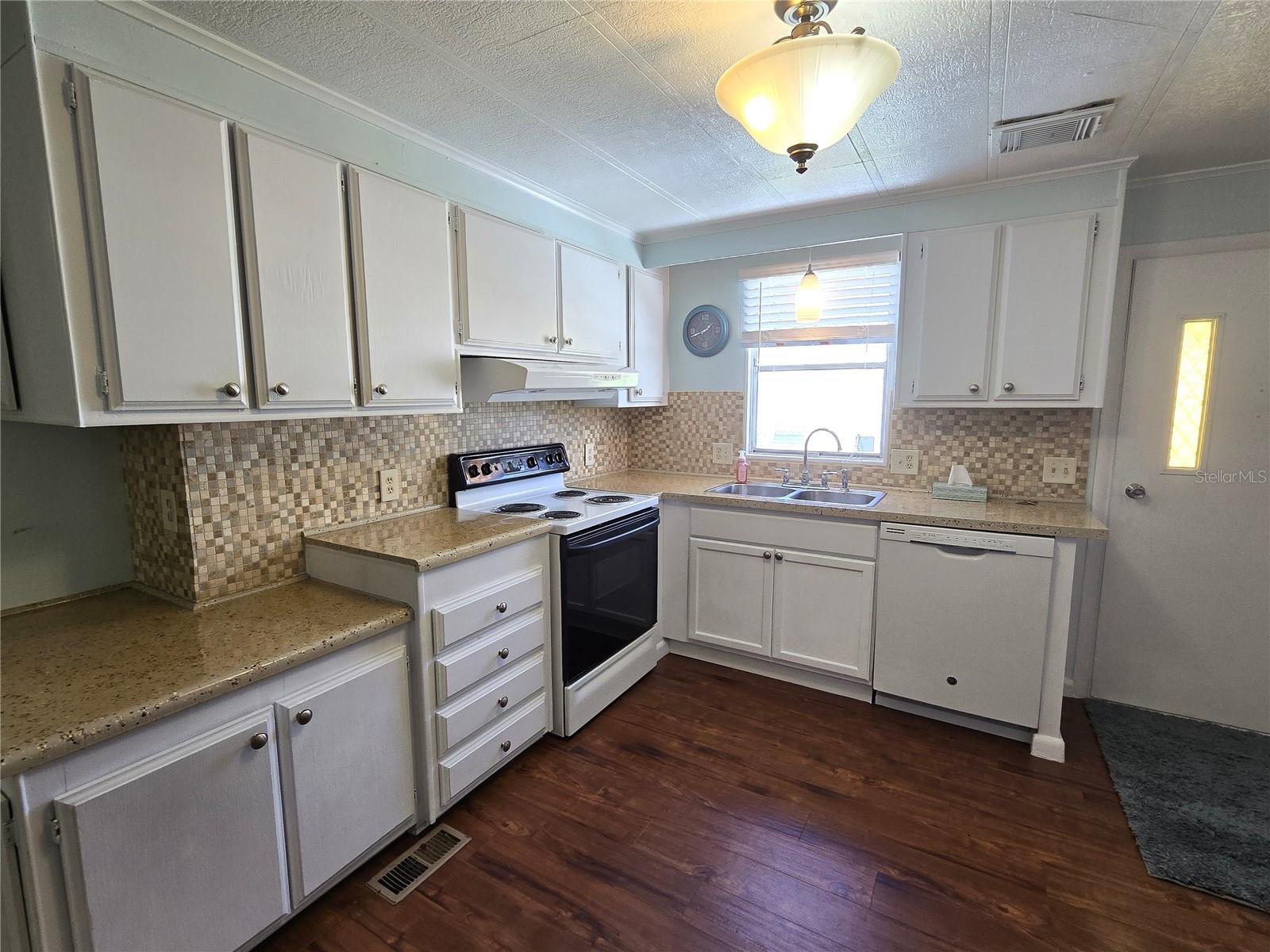 6710 36th Avenue E 37