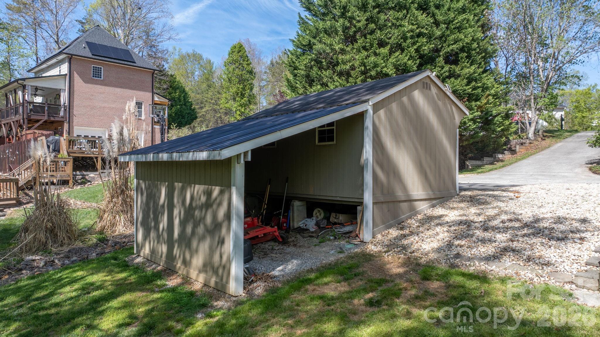 104 Buck Shoals Circle