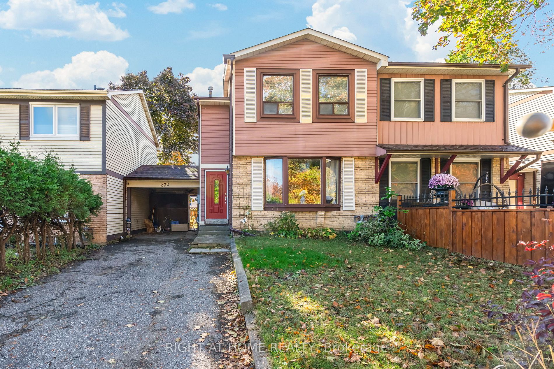 233 W Cundles Rd
