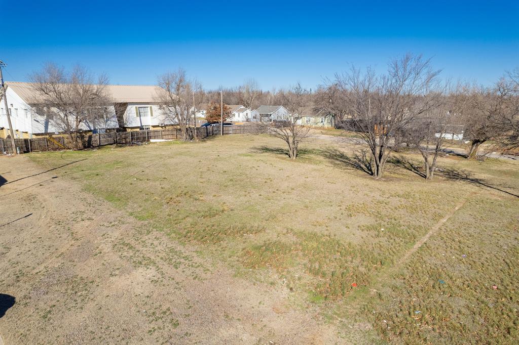 Great location for this commercial lot with Nichols Hills just down the street. So close to all the hot spots like Classen Curve, The Metro, Sushi Neko, Flips, Nichols Hills Plaza (just to name a few), upscale shopping, and hotels. A high traffic location with frontage on Western Ave. with so many possibilities of retail services and offices. Zoned C-3 or CC, which stands for Community Commercial. Possibilities could be mixed use.