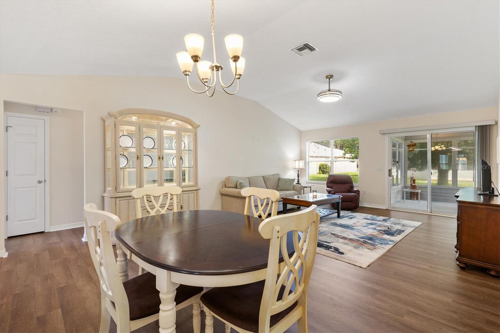 915 Ventura Drive