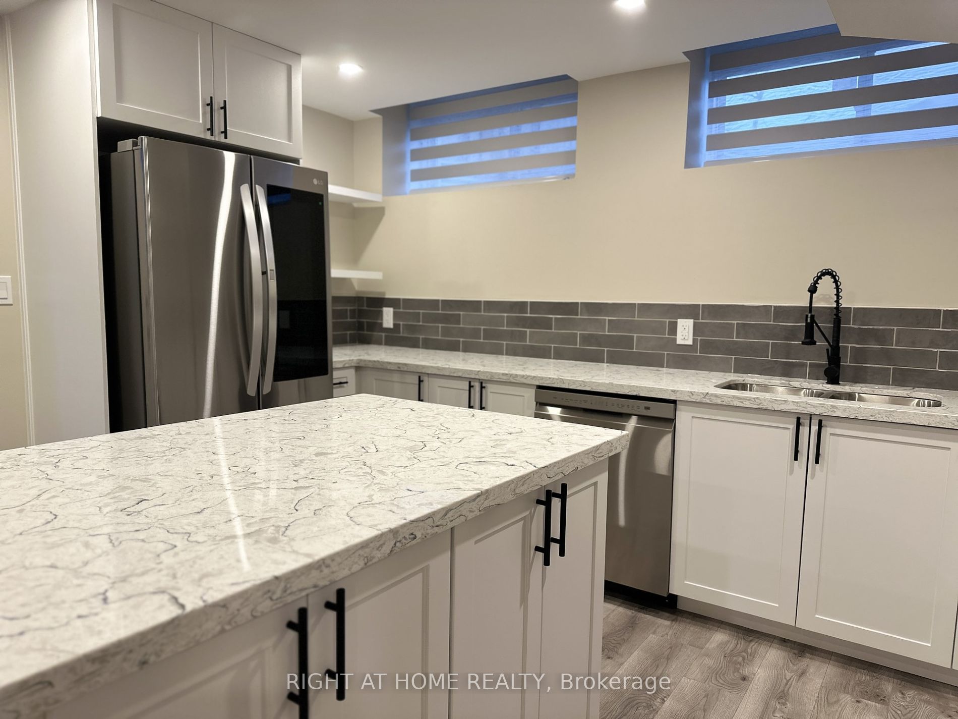 116 Hurst Dr