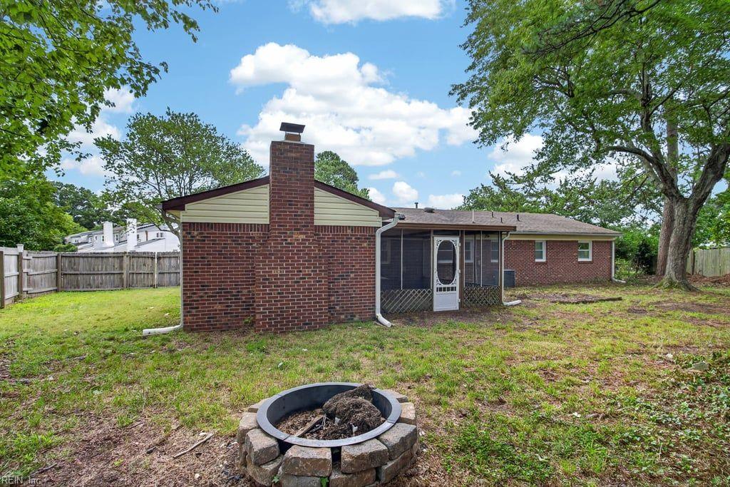 5309 Leesburg Drive