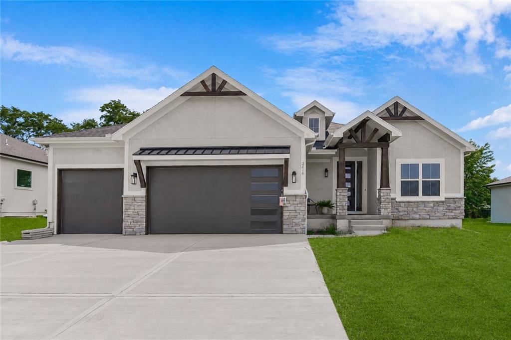 2616 NE Woodland Oak Drive
