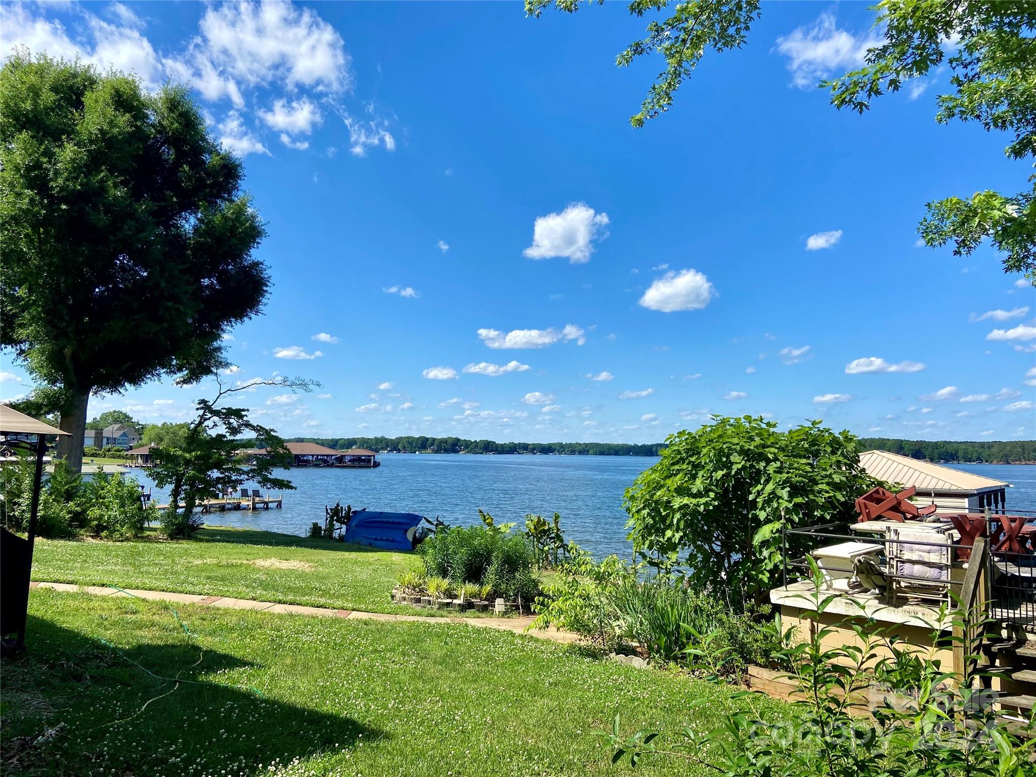Property wrapper Lake Tillery Waterfront Properties Lynn Norman