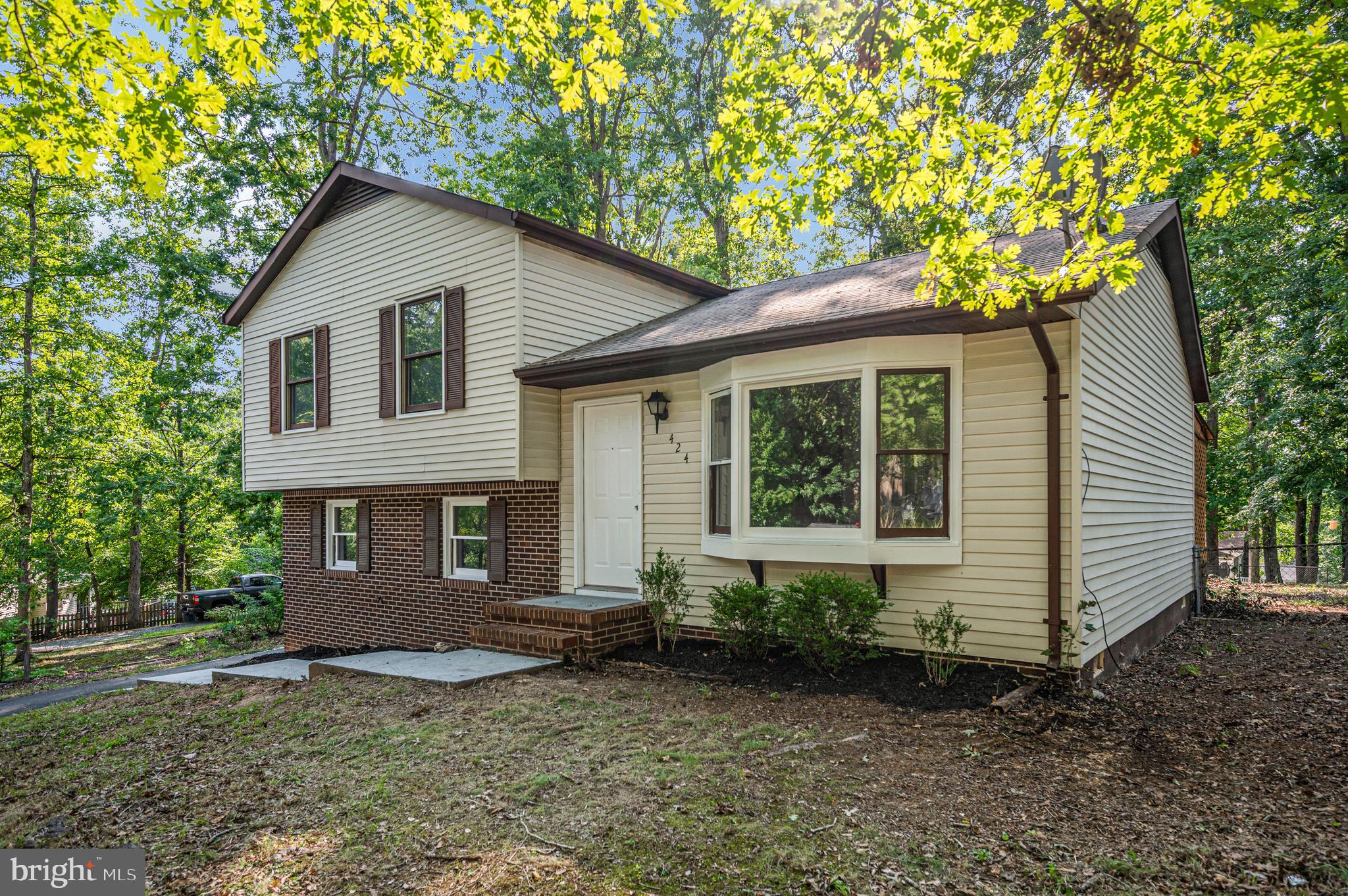 Welcome home to this beautifully renovated 3‑bedroom, 2‑bath residence in Fredericksburg. Freshly painted throughout, this home features brand‑new appliances, updated countertops, and new flooring. Every detail has been refreshed to offer modern comfort and move‑in‑ready appeal.