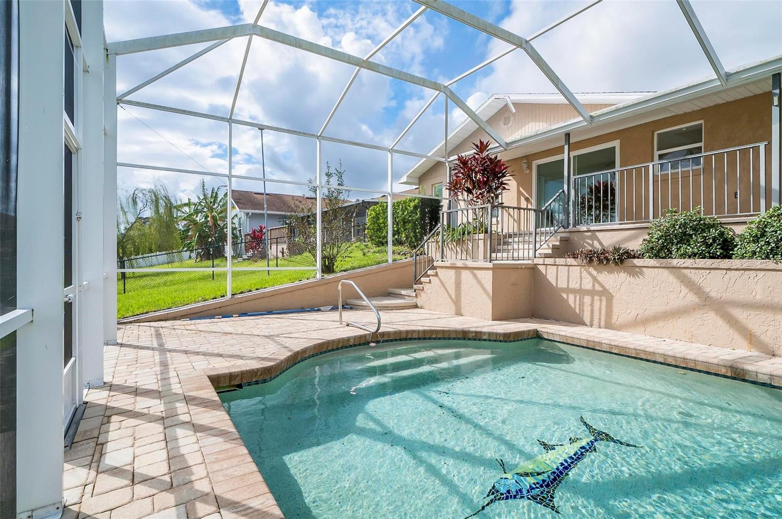15 Clarendon Court S