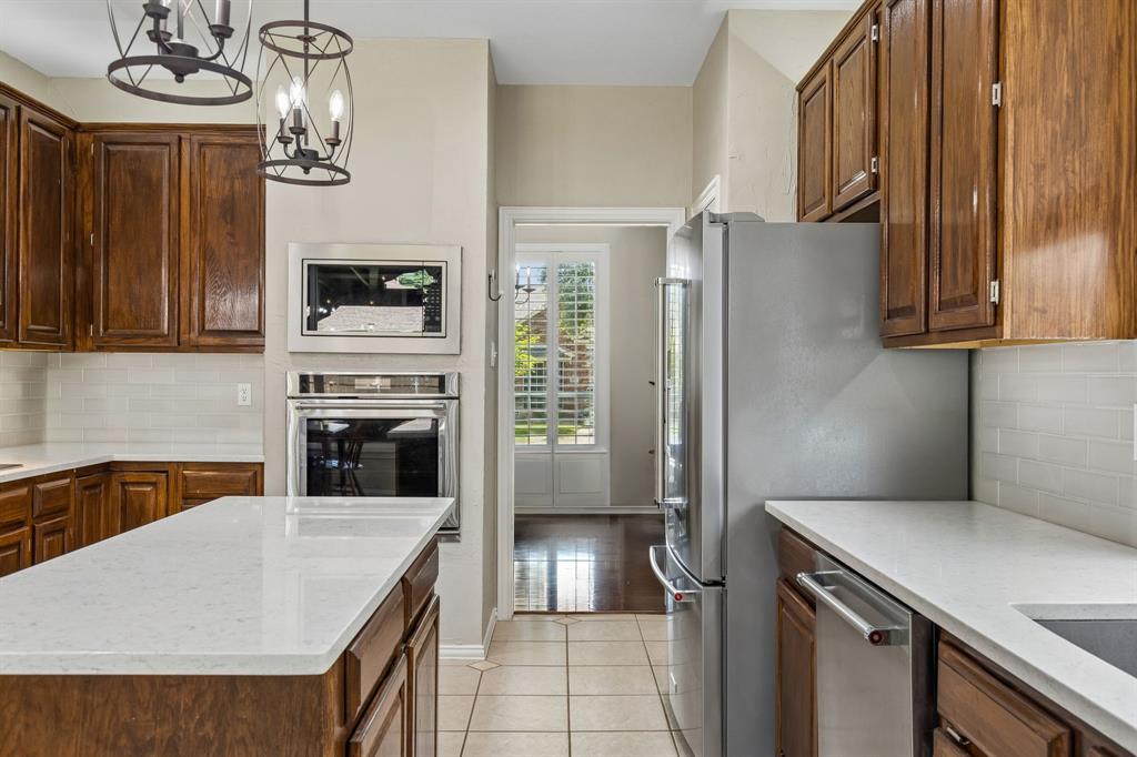 1105 Easton Lane