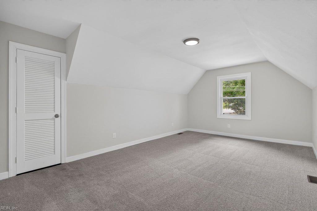 112 W Rexford Drive