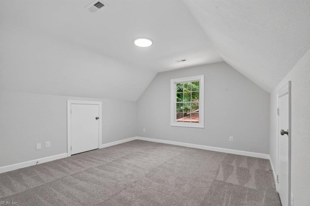 112 W Rexford Drive
