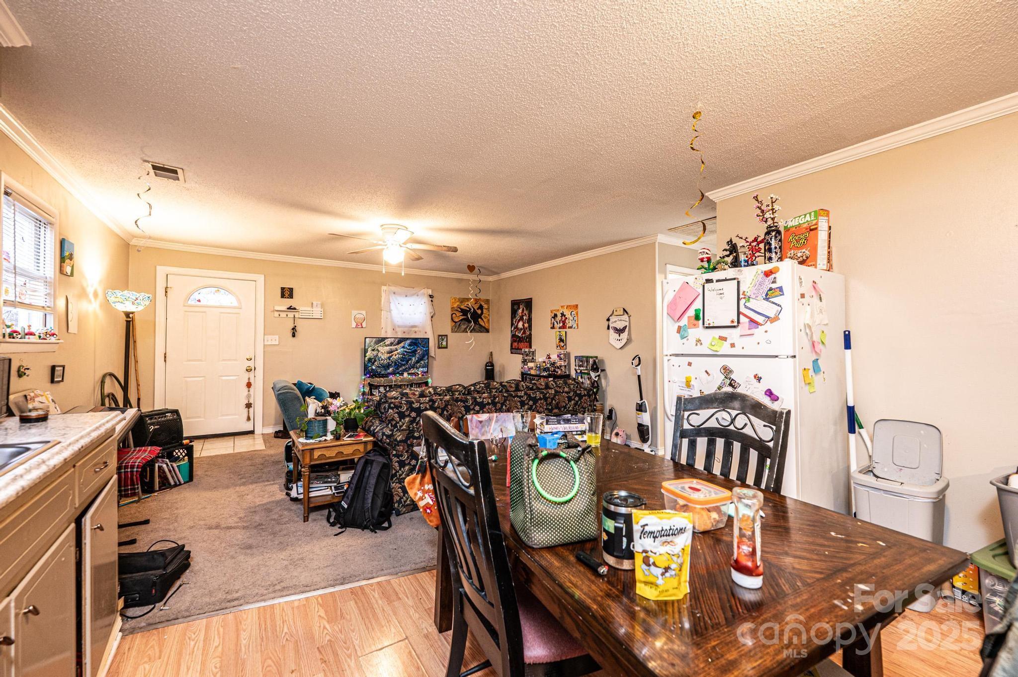 711 Meredith Court SW