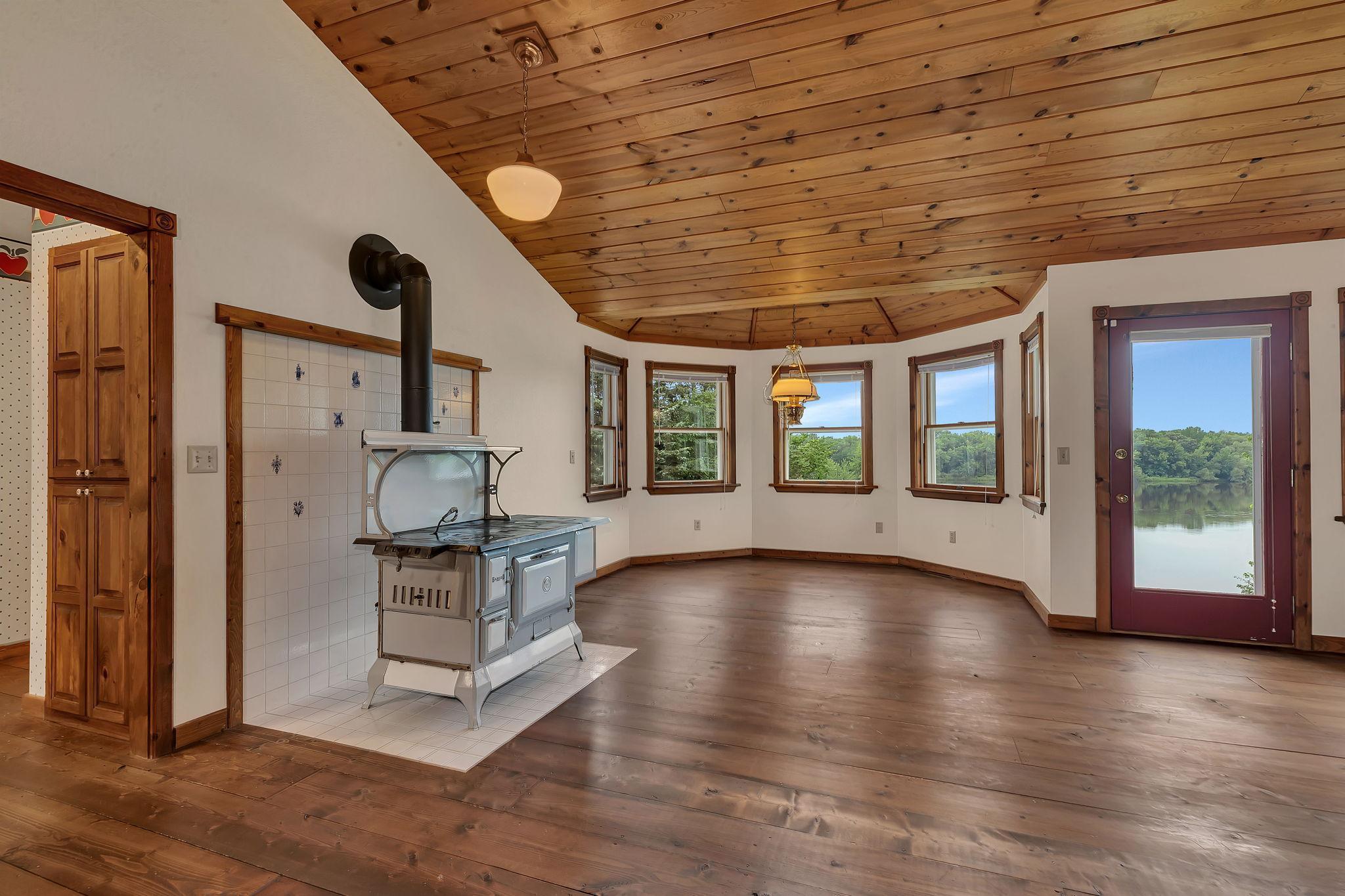 10315 Ferry Point Place NW