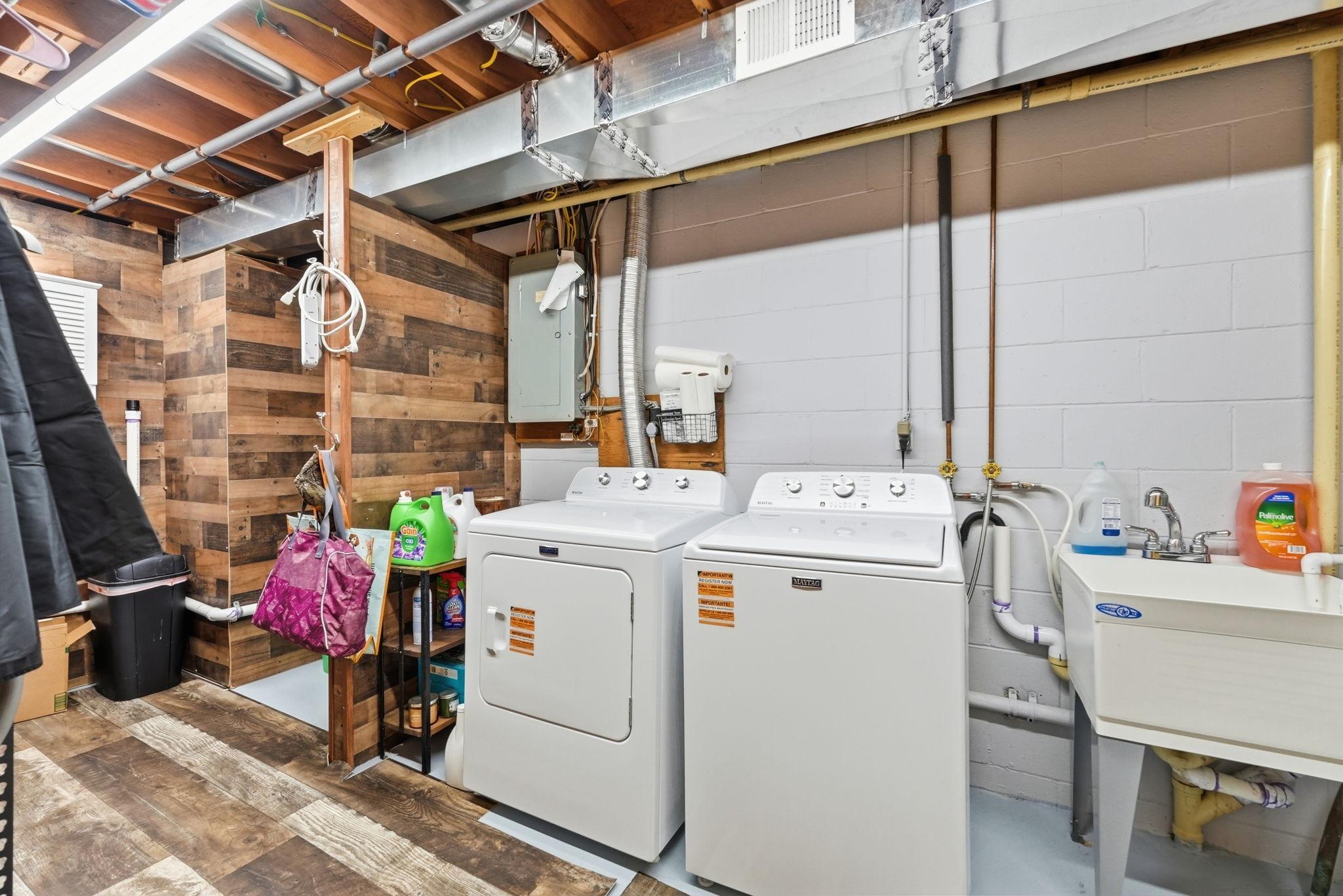 214 Highview Drive W