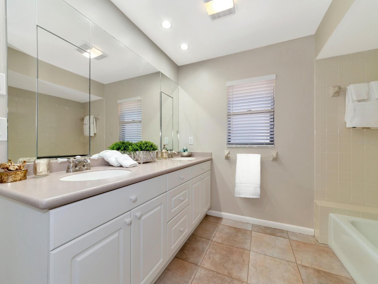 4503 Lake Vista Drive 4