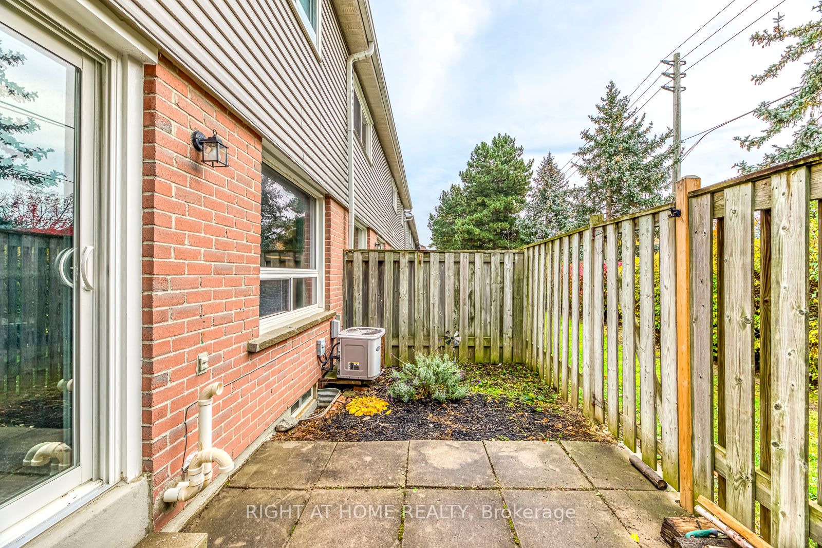 3125 W Fifth Line 76