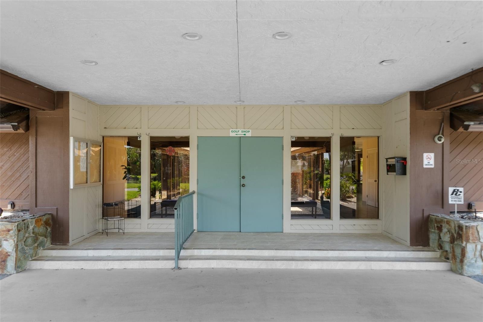 6061 Fairway Lane 1411