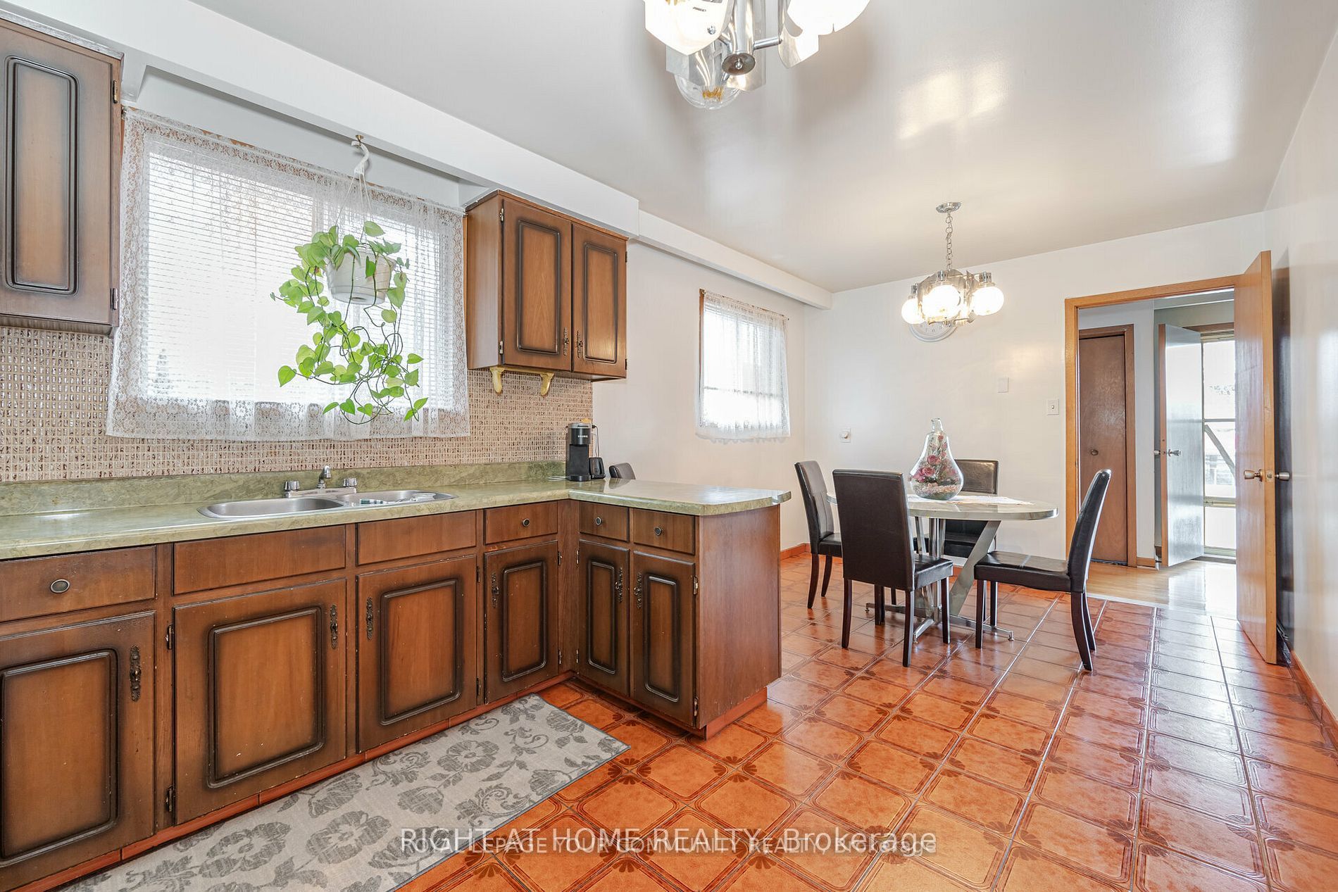 65 Plunkett Rd