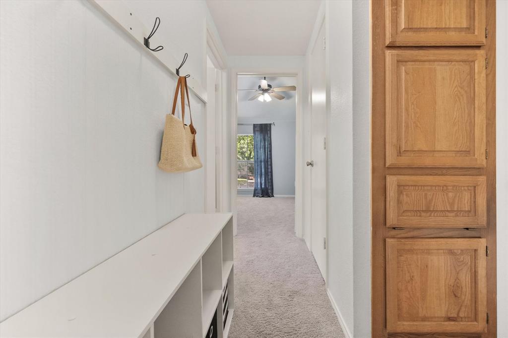 917 W Lovers Lane