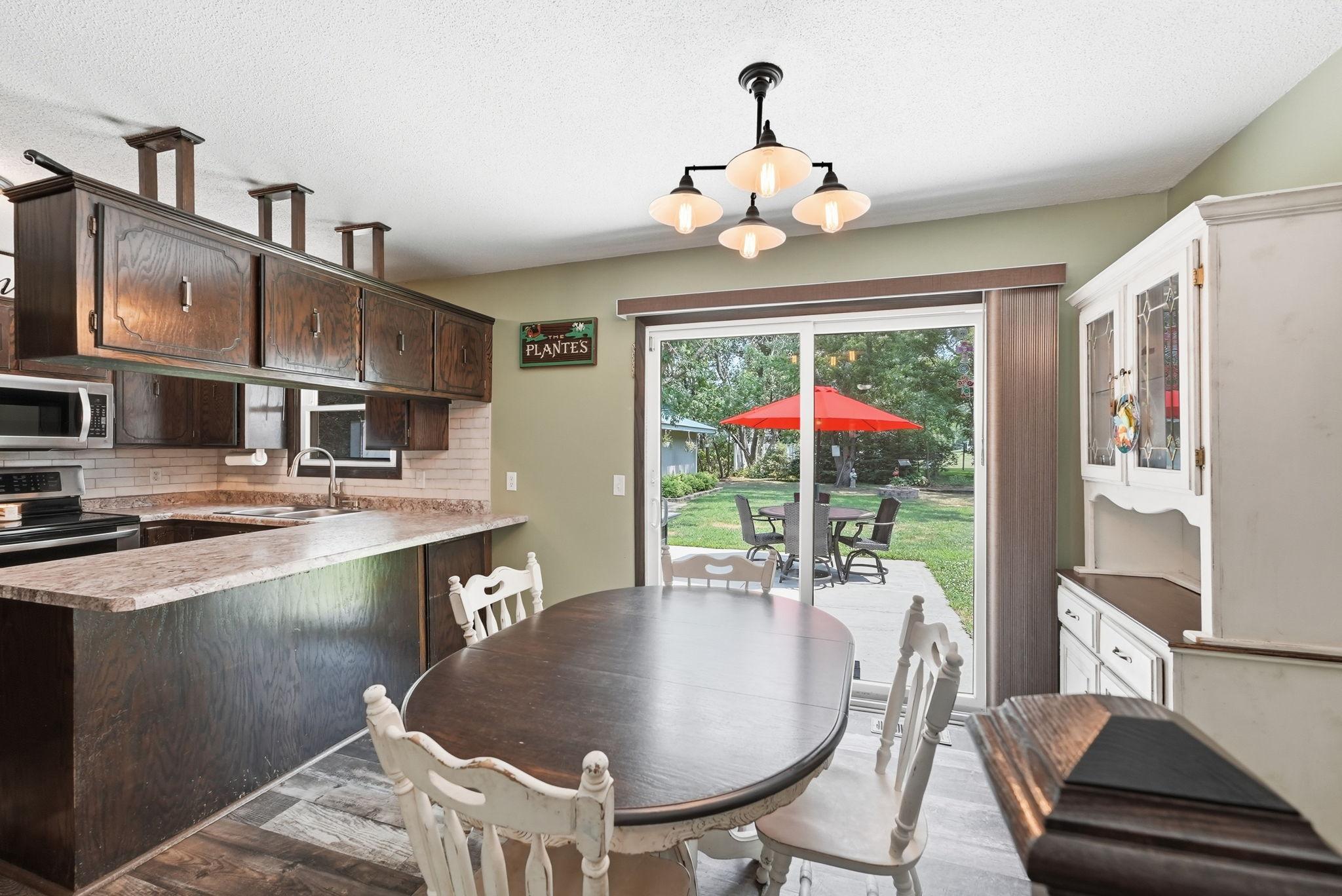 214 Highview Drive W