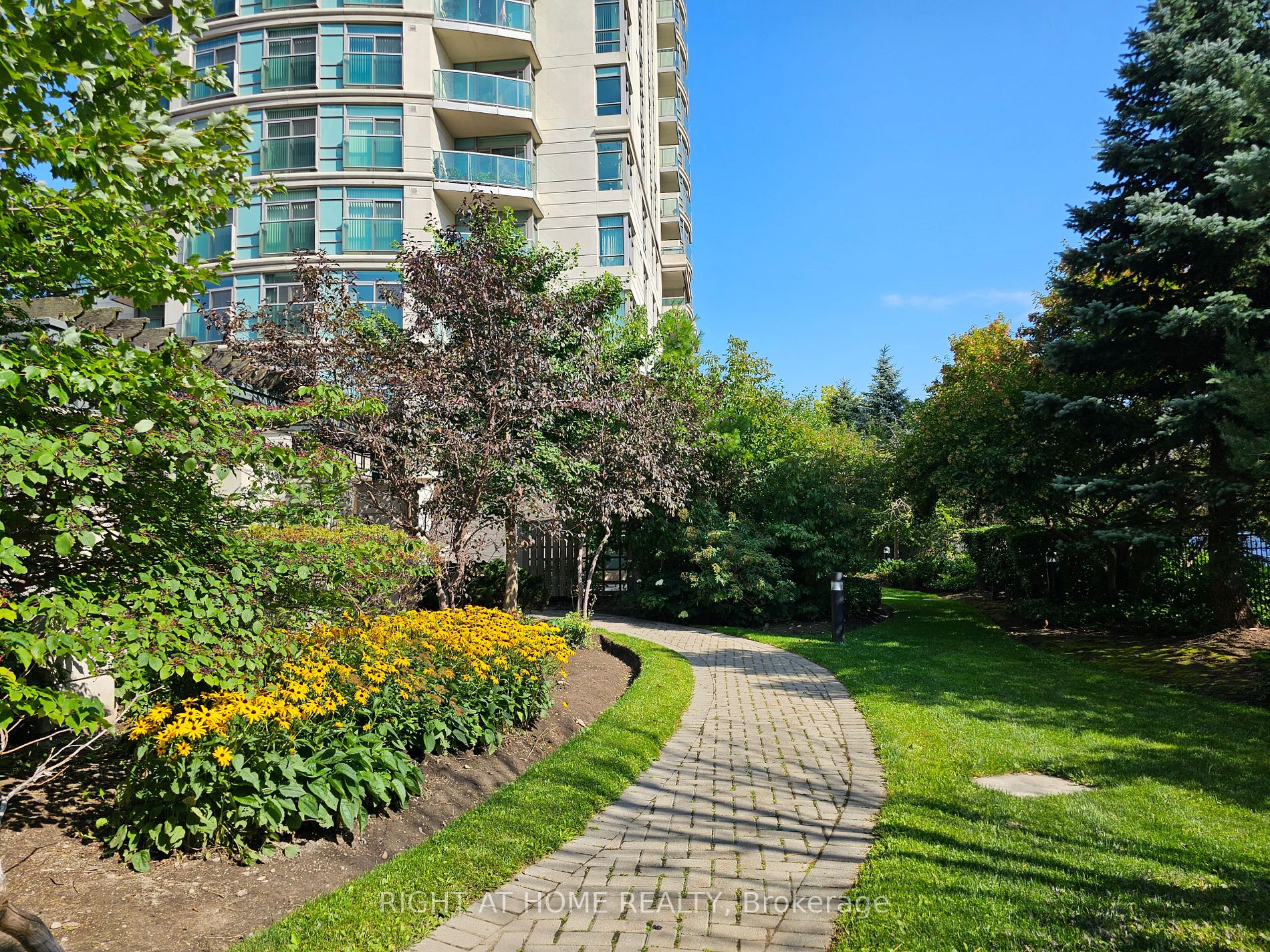 238 Bonis Ave 2619
