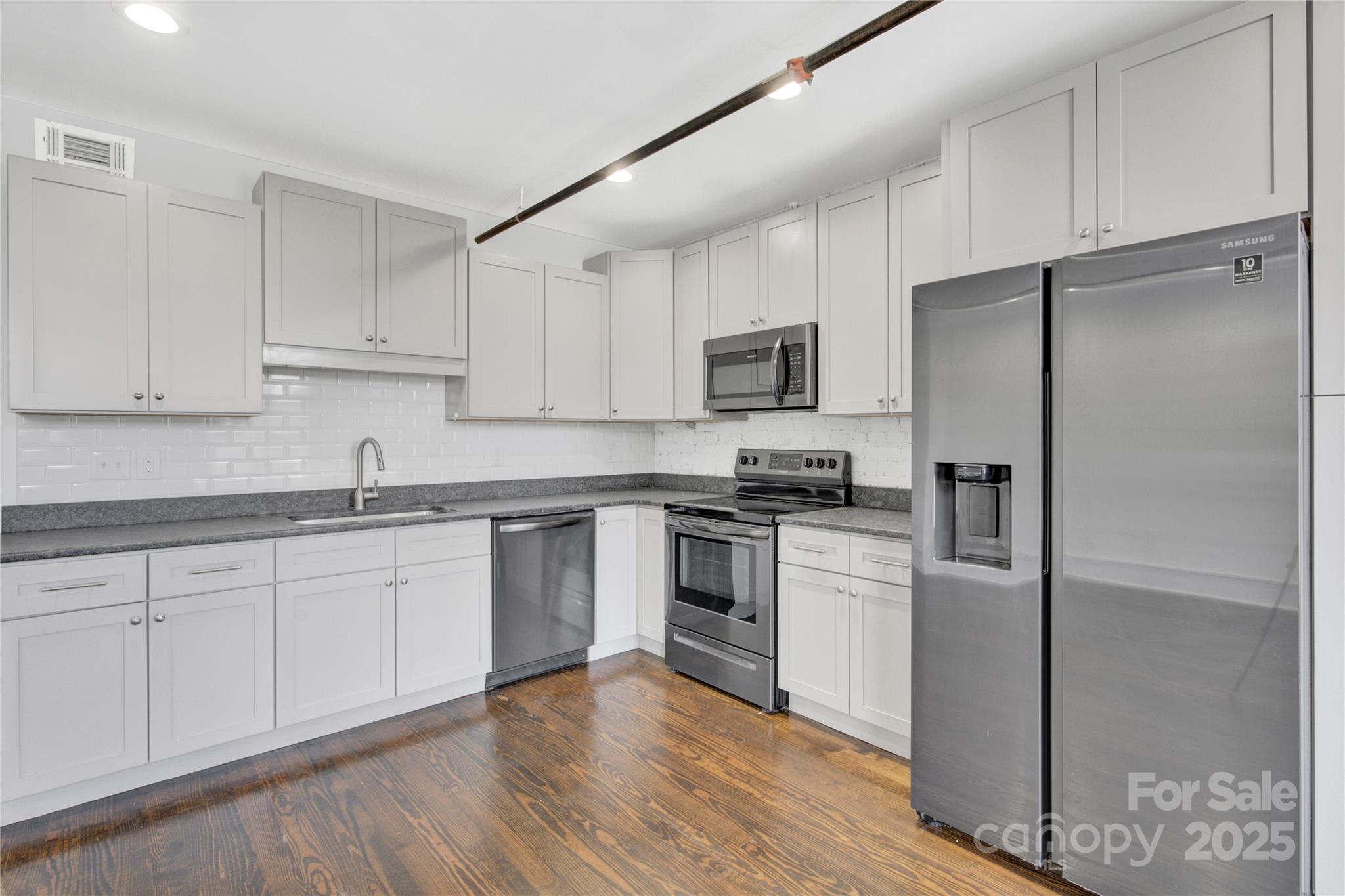 166-186 N Broad Street