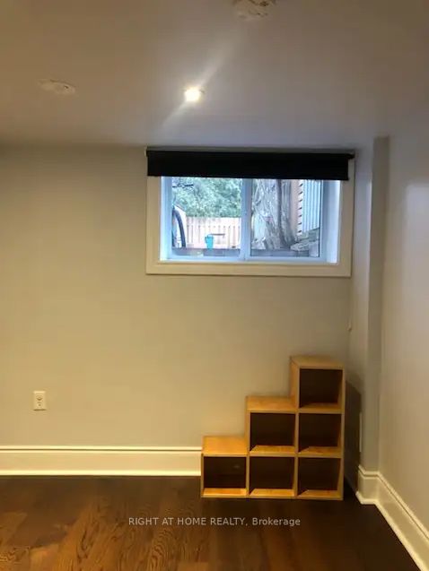 77 Newmarket Ave Main