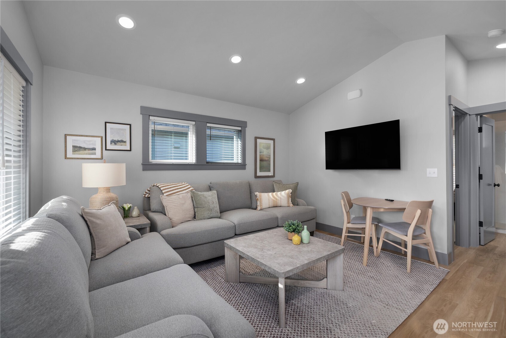 22 Bungalow Loop