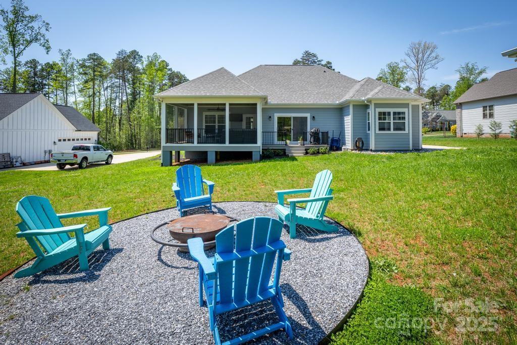 4594 N Wynswept Drive