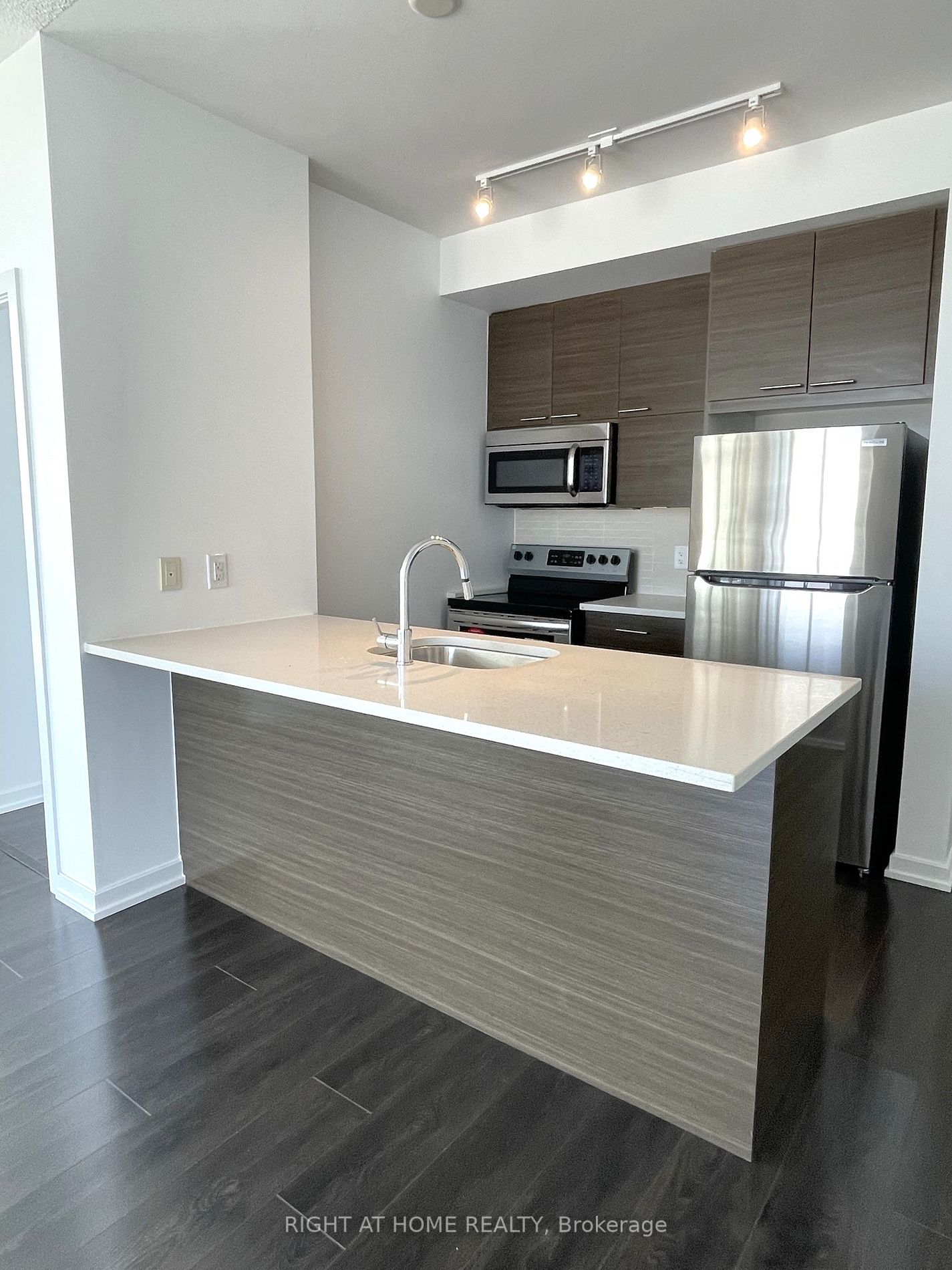 66 Forest Manor Rd 2106