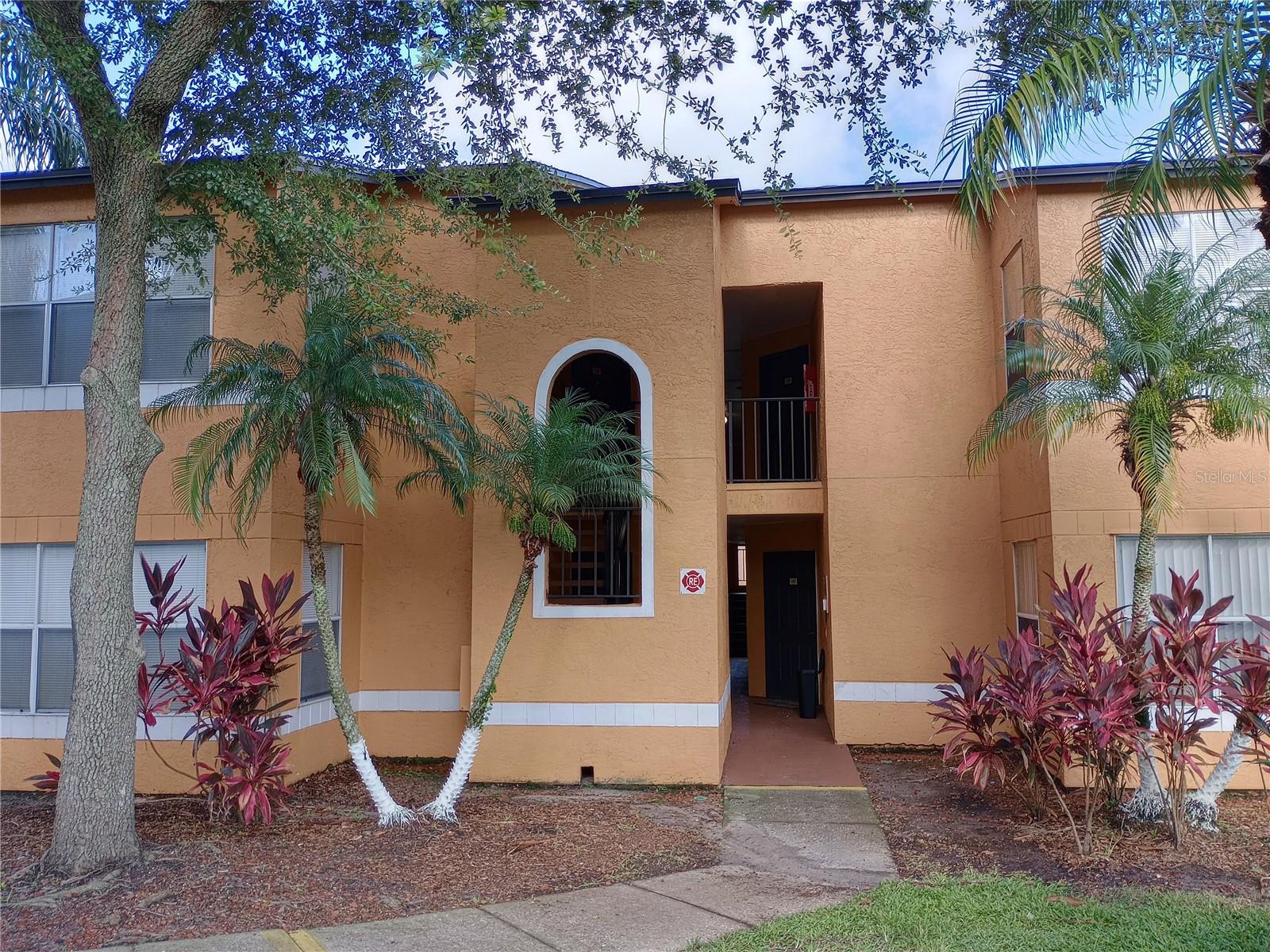 5737 Gatlin Avenue 428