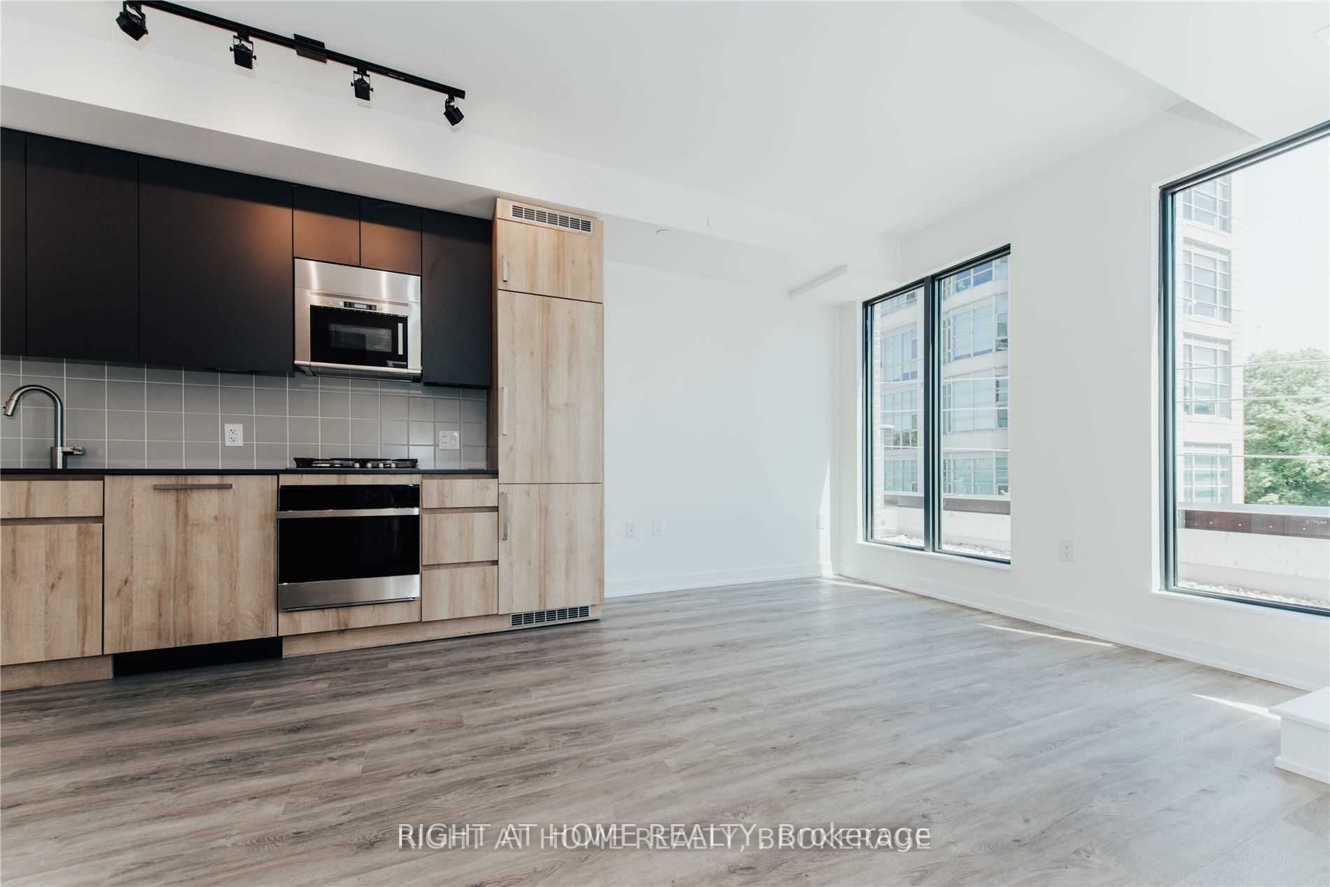 430 Roncesvalles Ave 406