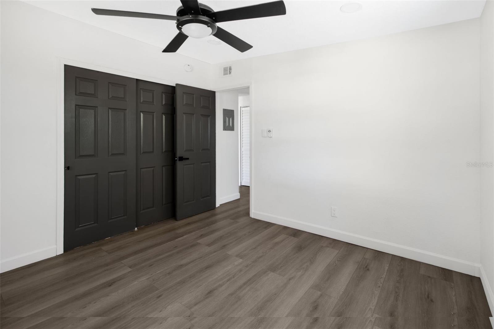 1217-1219 Lakeside Drive