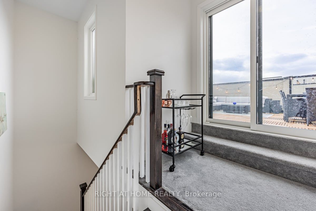 1555 Kingston Rd 323
