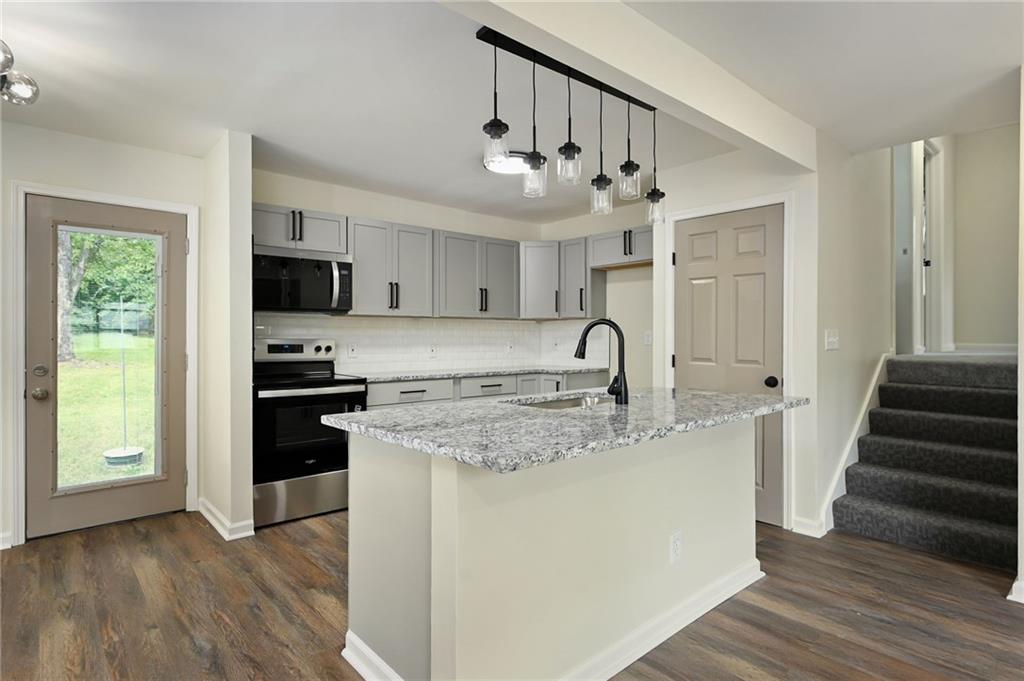 8032 Ne San Rafael Drive