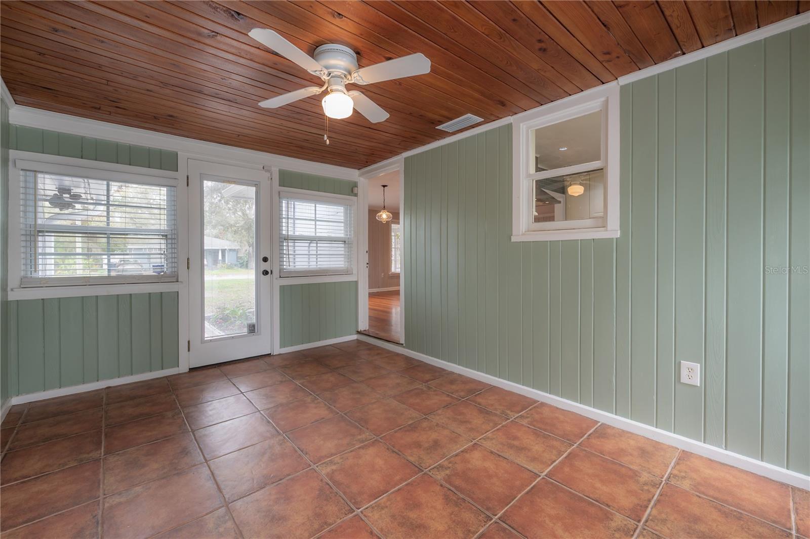 1303 E Clifton Street