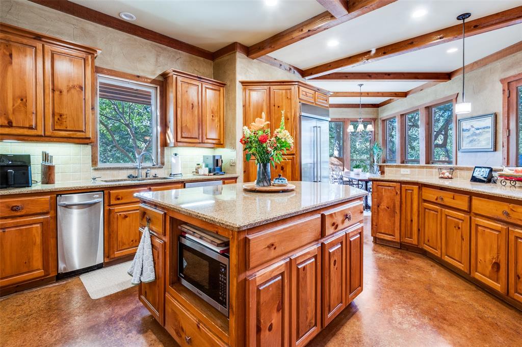 2403 Amberleaf Court