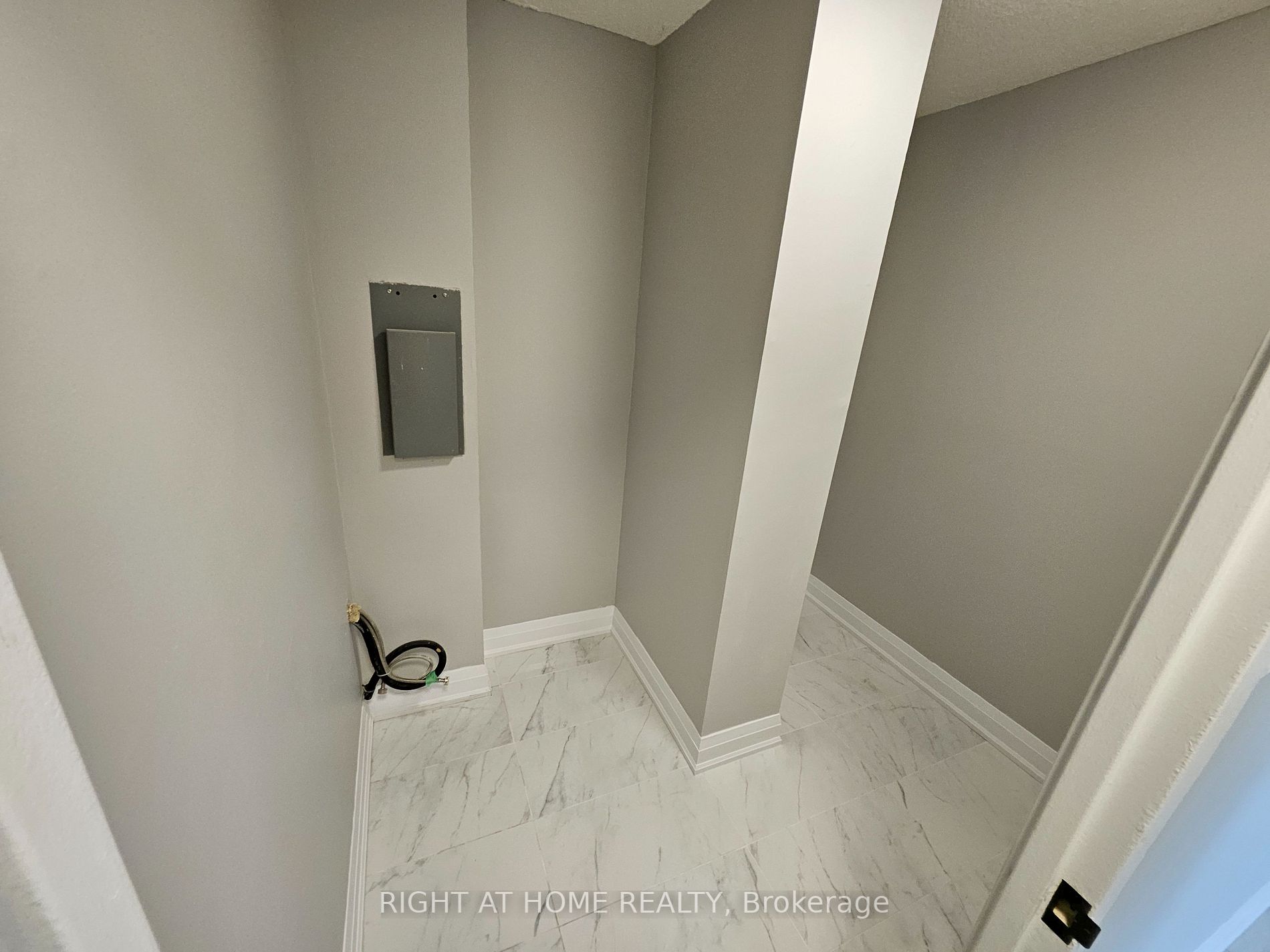 2900 N Battleford Rd 403