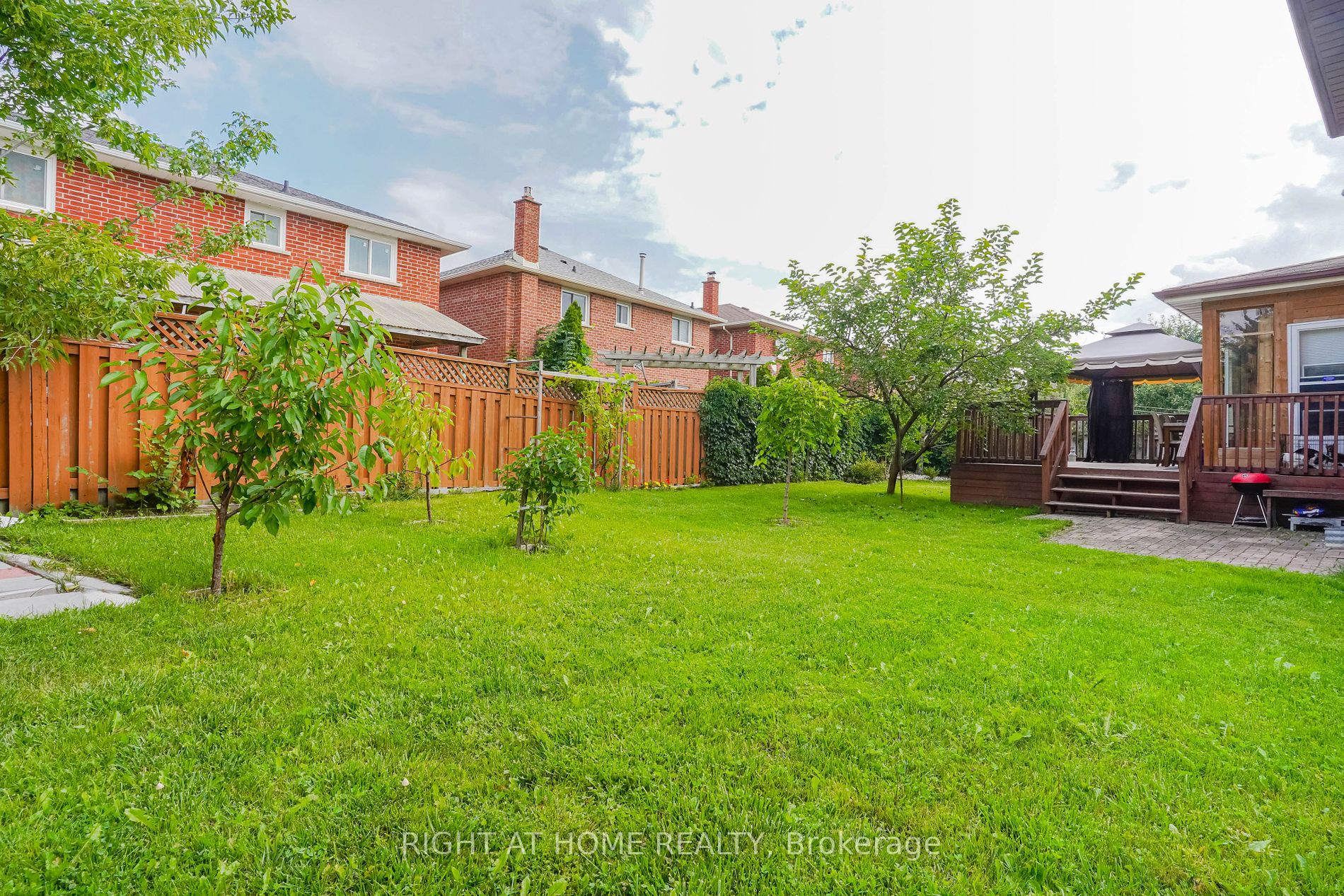 73 Dunbarton Crt