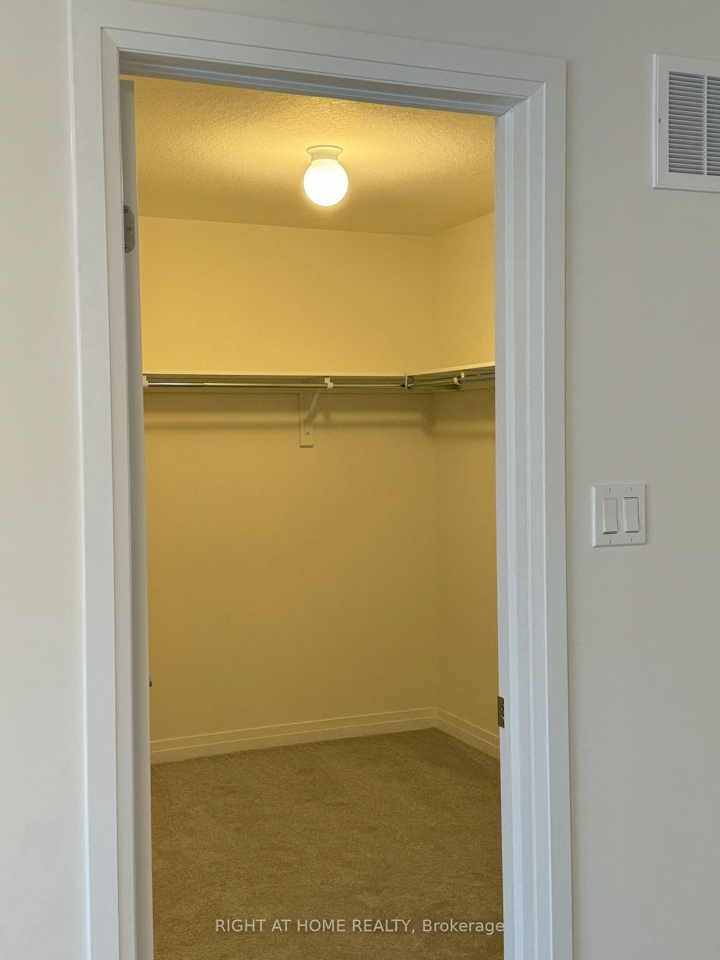 24 Tooker Dr