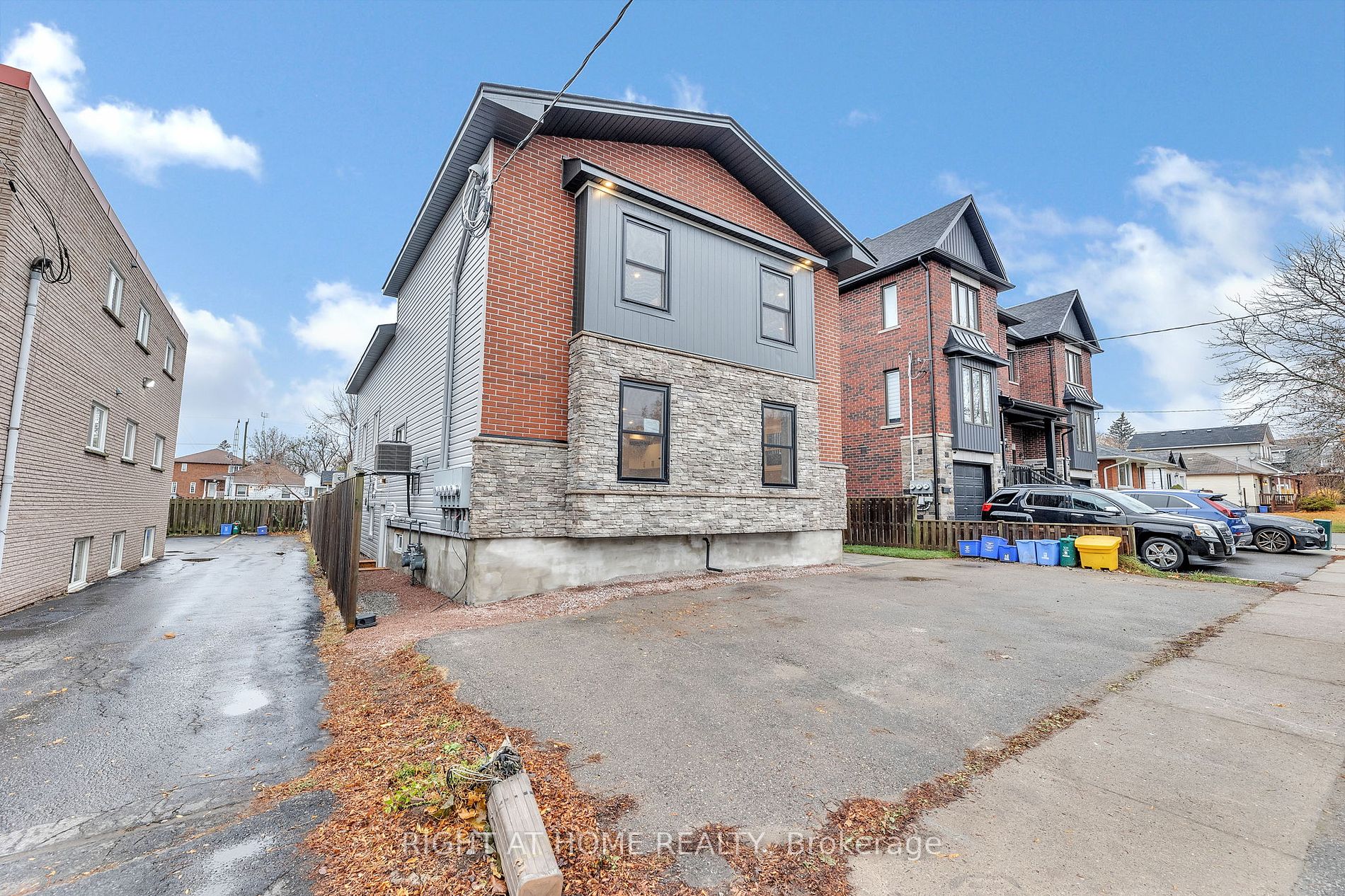 100 Cromwell Ave 1