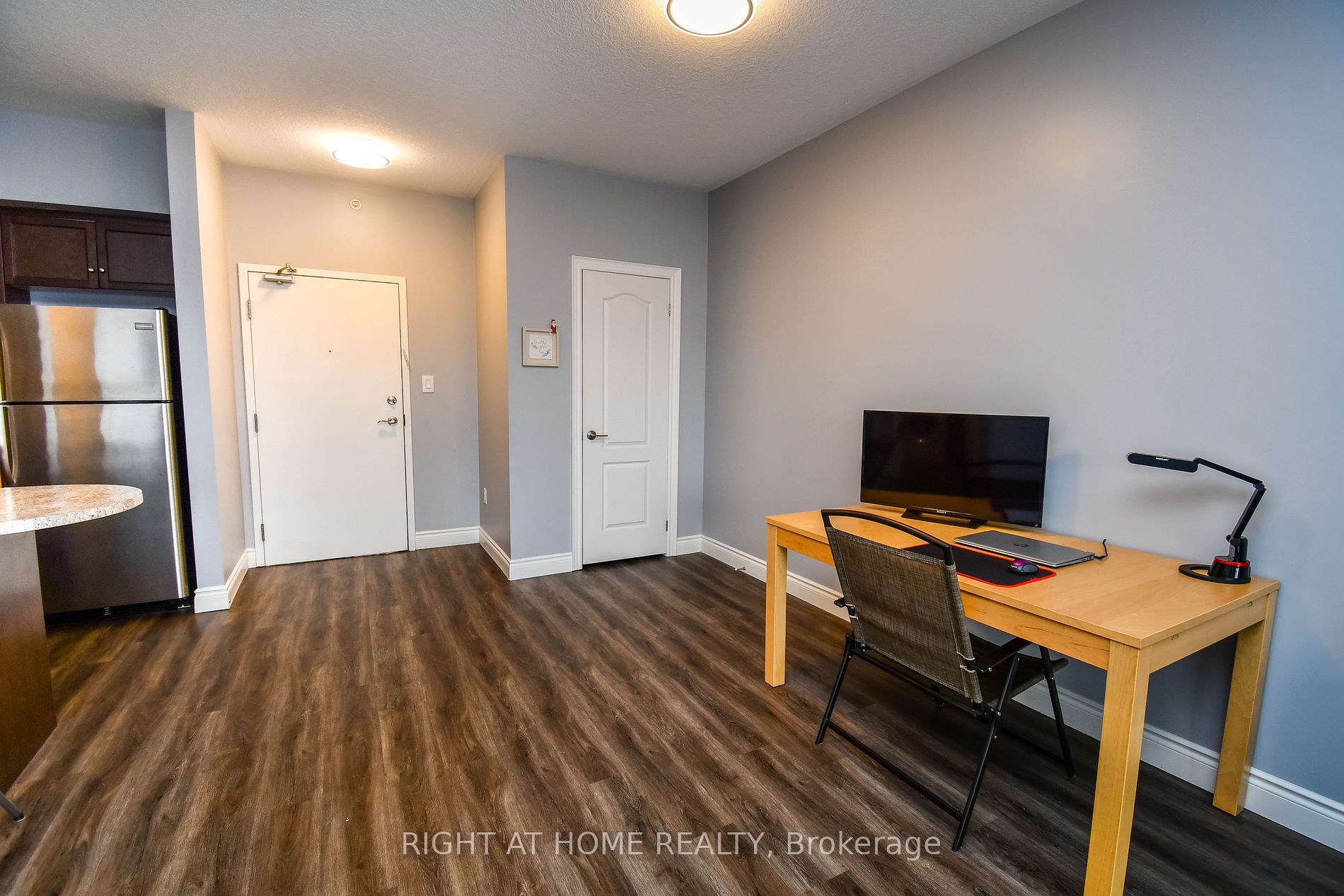 40 S Ferndale Dr 409