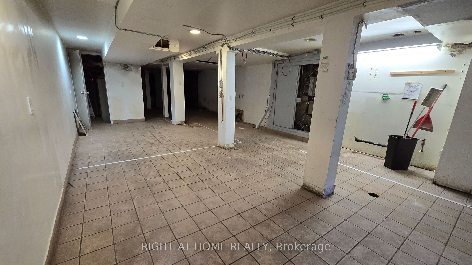 284 Avenue Rd