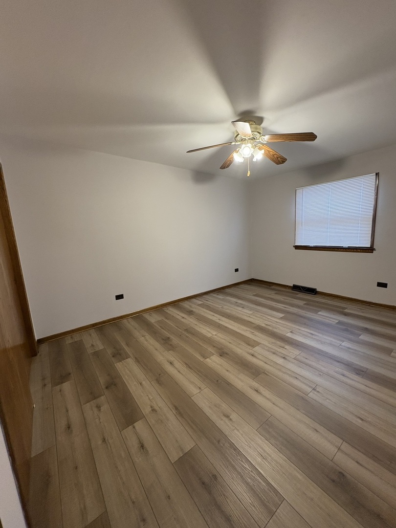 4937 W 85th Place