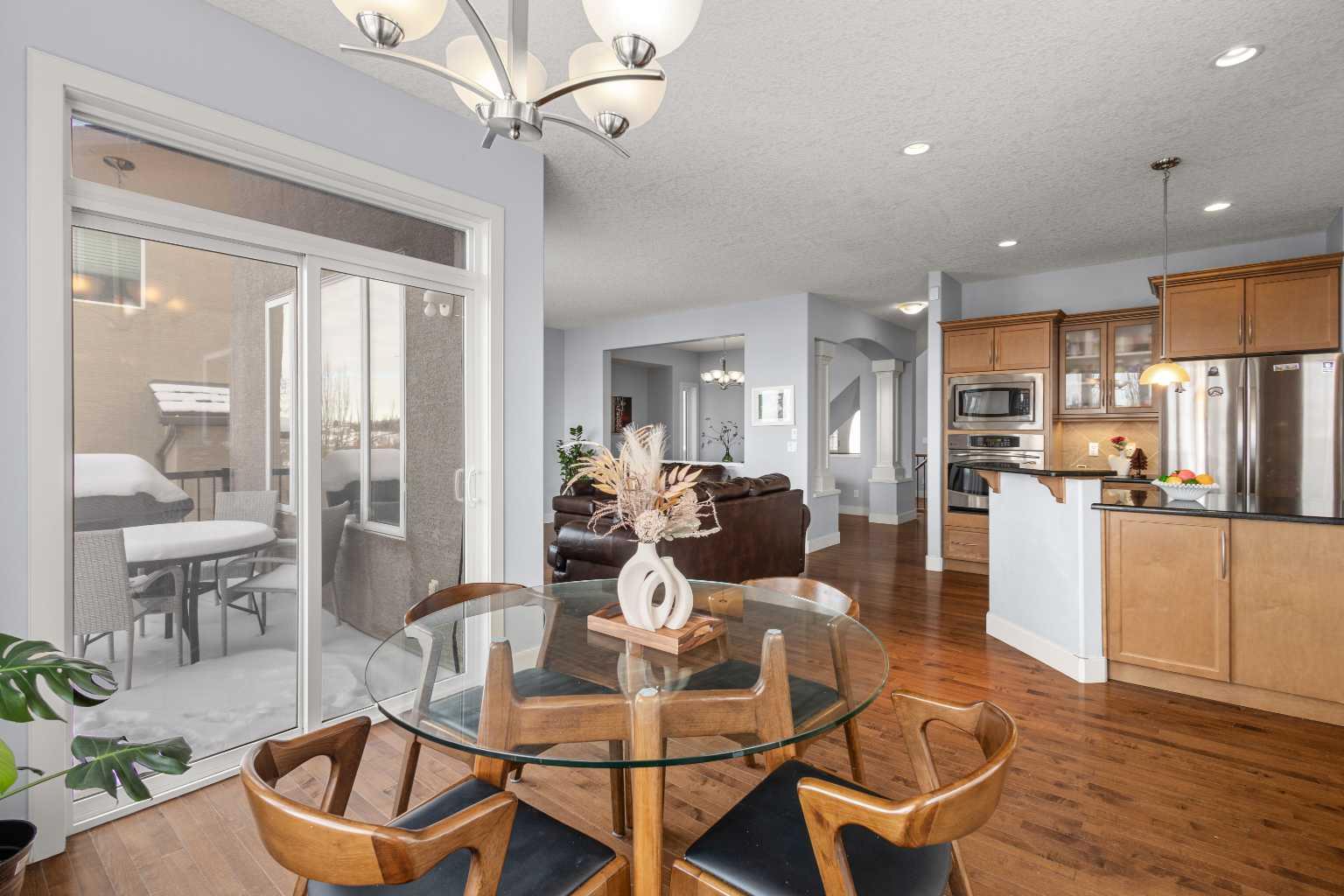 86 Royal Ridge Mount NW