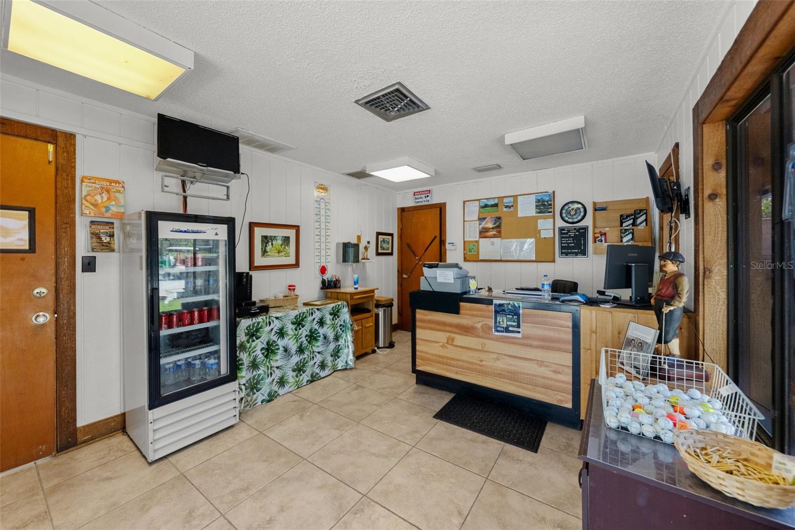 6061 Fairway Lane 1411