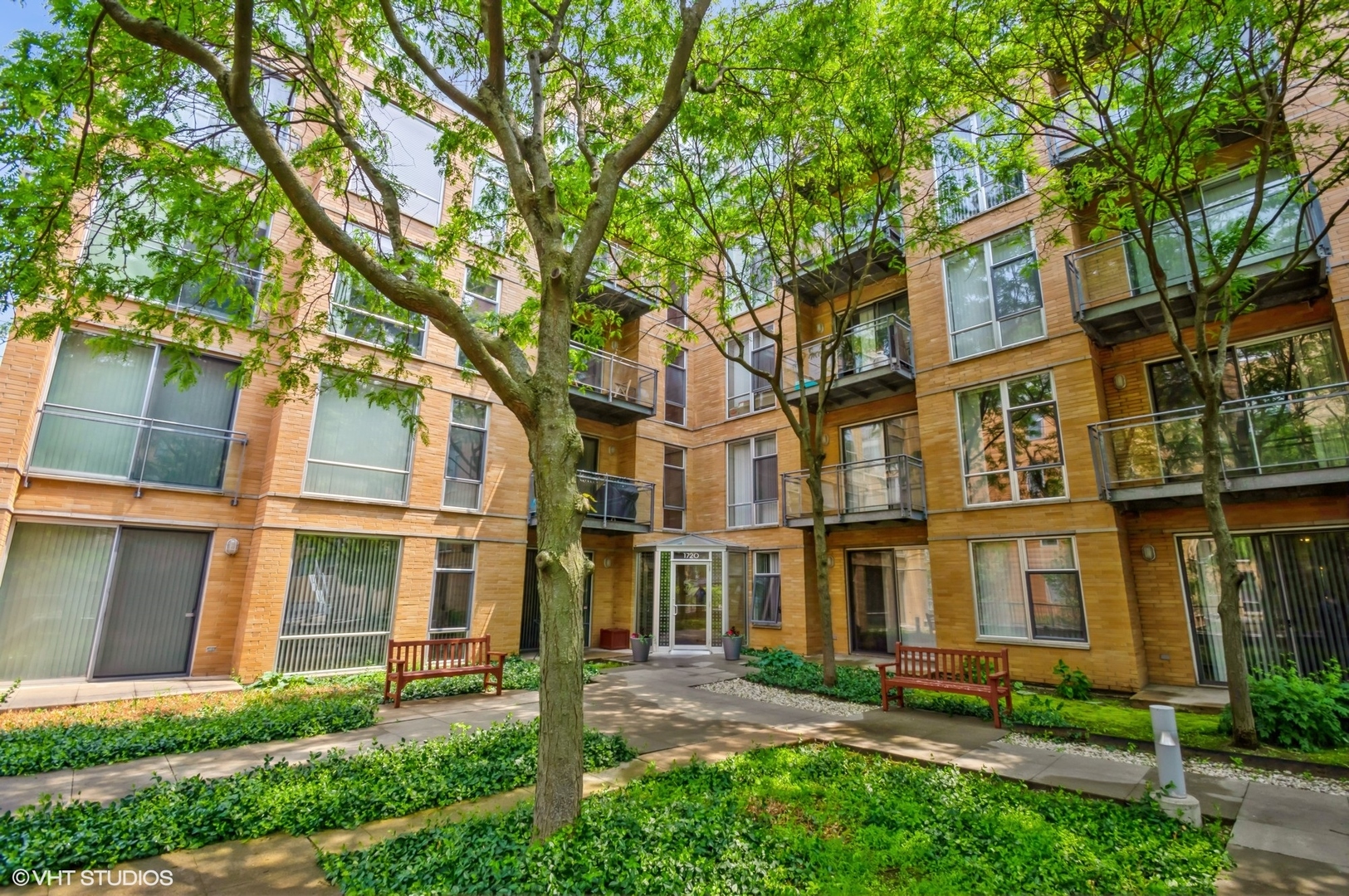 This pristine, light-filled, 2BR/2BA unit at Sienna Court features an open kitchen with granite counters & breakfast bar, hardwood floors, double-vanity primary bathroom, balcony & in-unit laundry. Wonderful Downtown Evanston location offers super-easy access to trains, buses, shopping, restaurants & more. 2 garage spaces included.