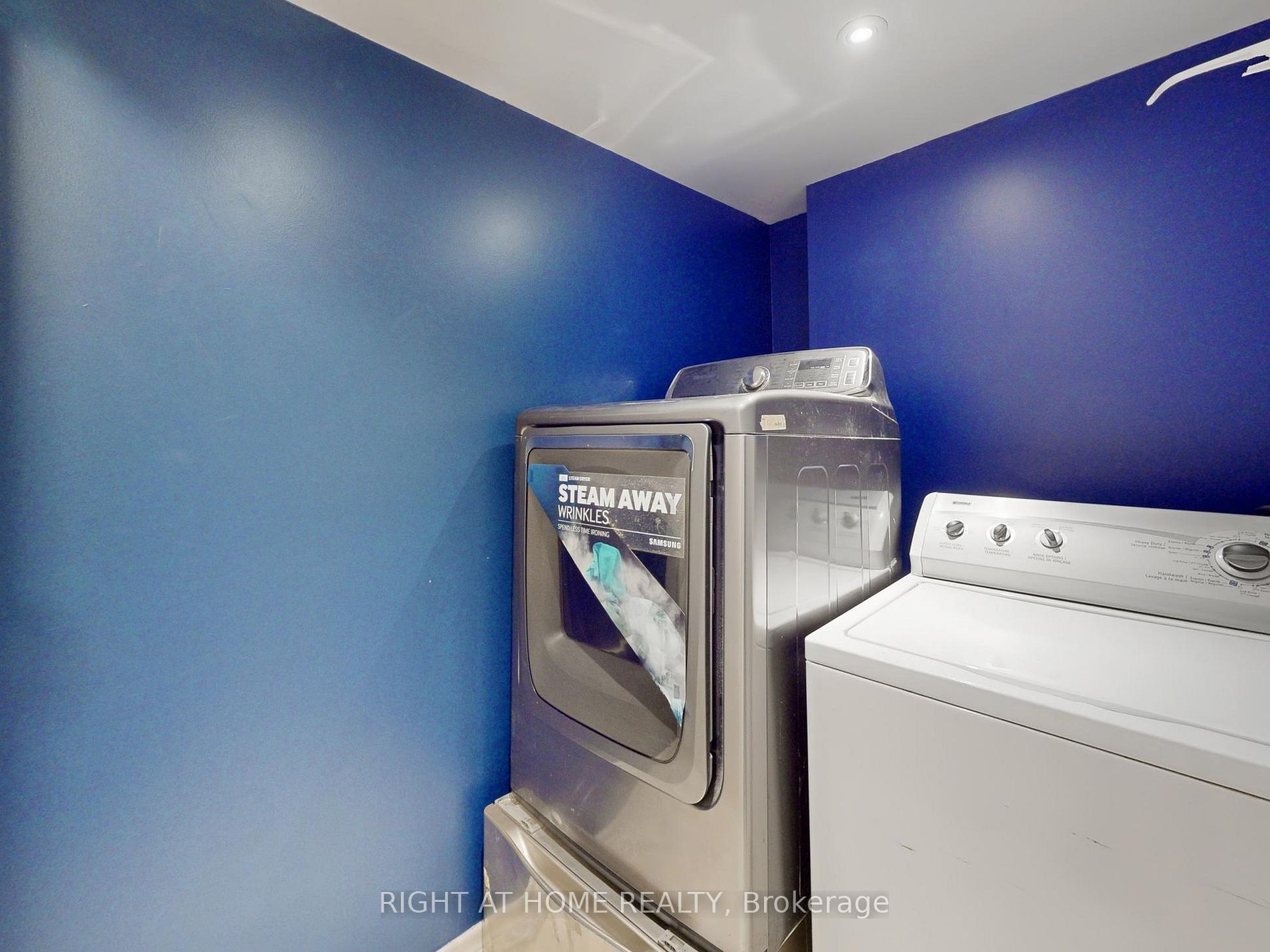 45 Sunrise Ave 214