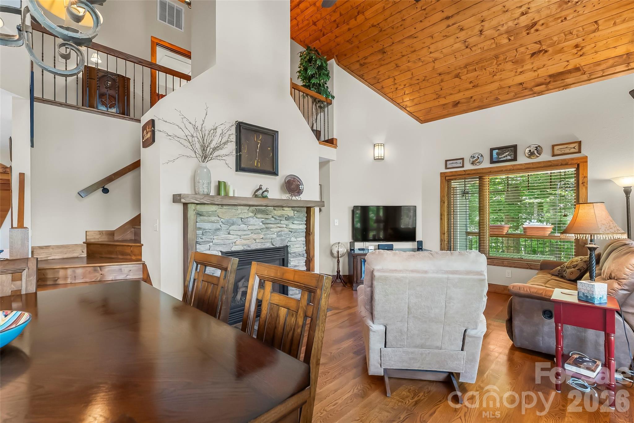 590 Larkhaven Drive