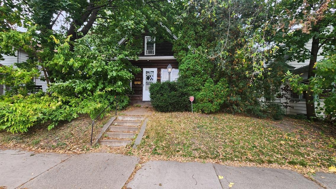 3010 Vincent Avenue N